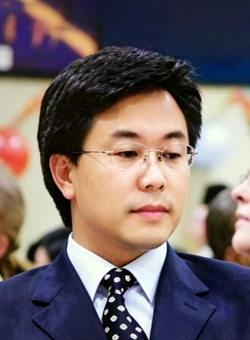 会议主讲人：Dr. Pengfei Wang, Professor