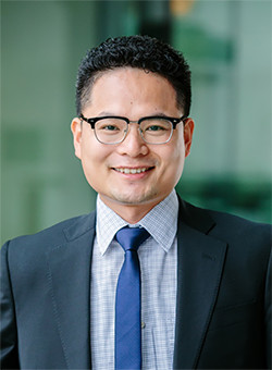 会议主讲人：Dr. Adam Ye,  Professor
